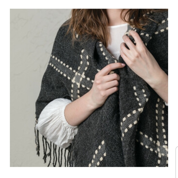 Demdaco Tops - Demdaco Shoulder Wrap. One size